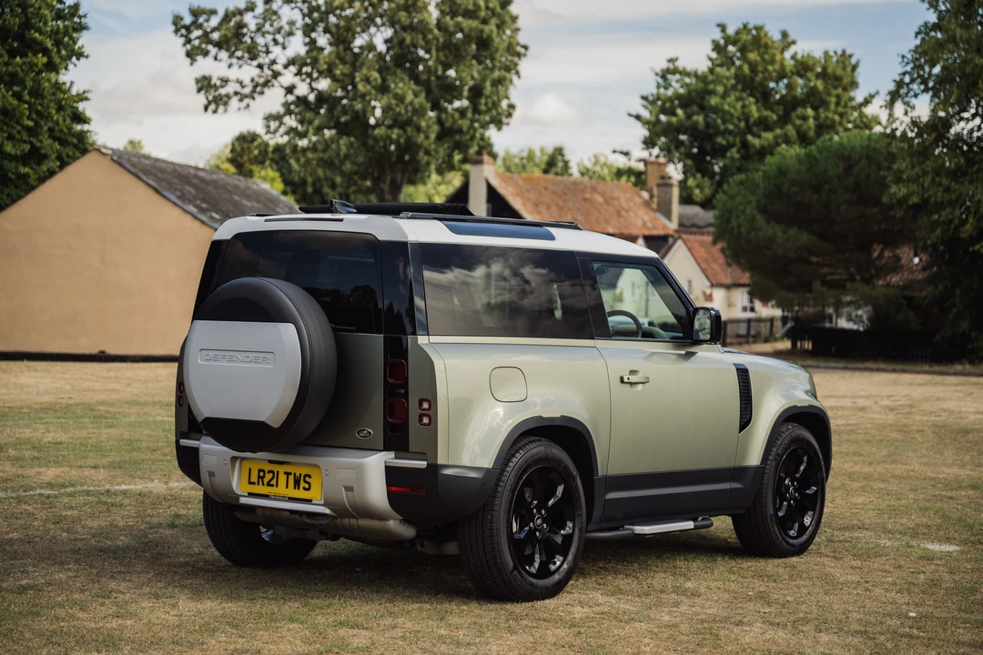 2021 Land Rover Defender 90 - Image 15 of 31