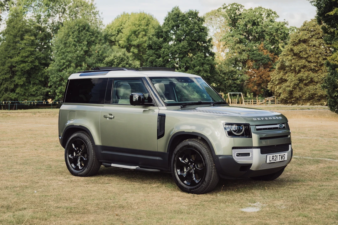 2021 Land Rover Defender 90 - Image 17 of 31