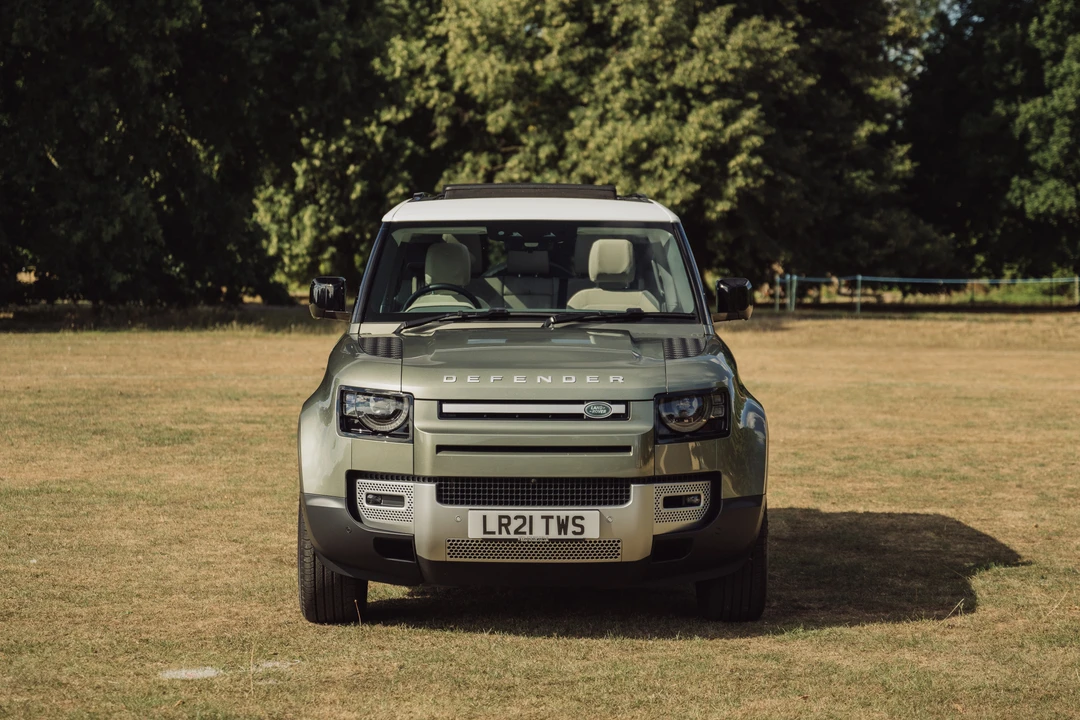 2021 Land Rover Defender 90 - Image 19 of 31