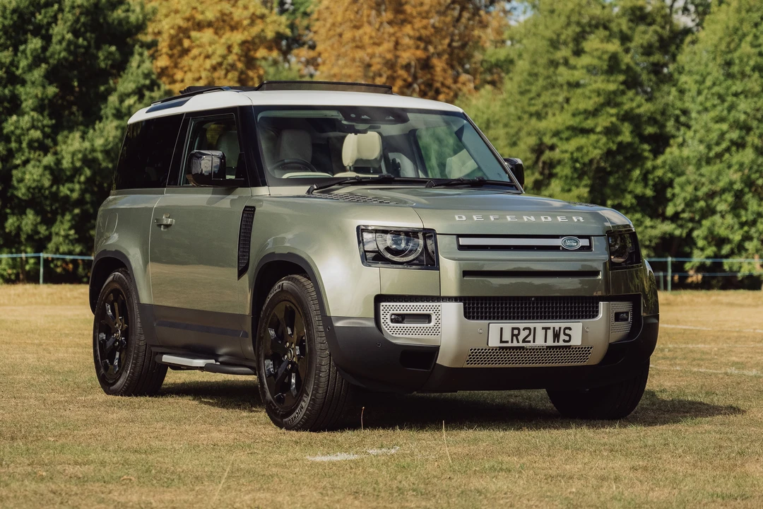 2021 Land Rover Defender 90 - Image 2 of 31