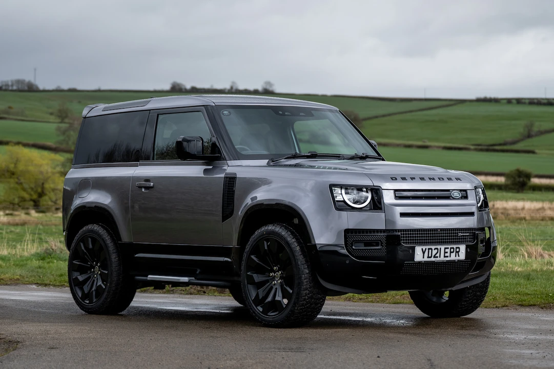 2021 Land Rover Defender 90 - Image 2 of 31