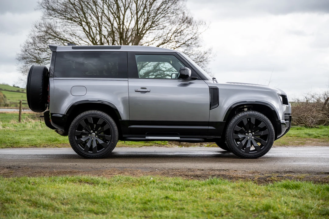 2021 Land Rover Defender 90 - Image 21 of 31