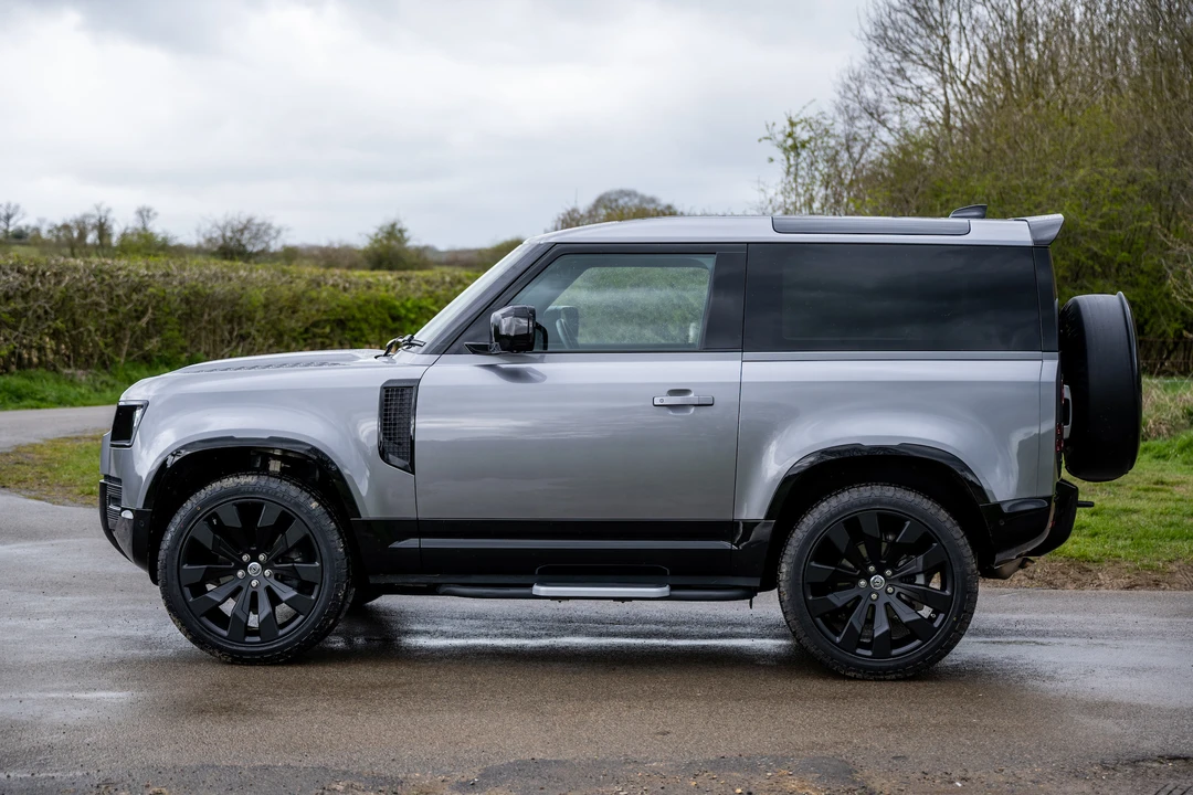 2021 Land Rover Defender 90 - Image 13 of 31