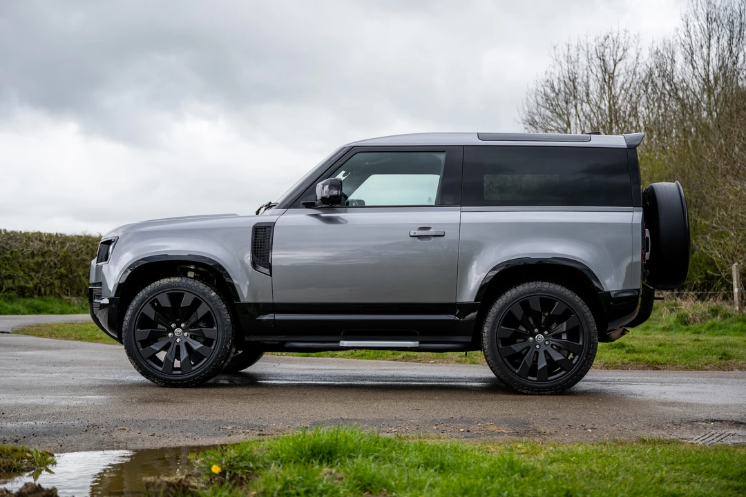 2021 Land Rover Defender 90 - Image 22 of 31