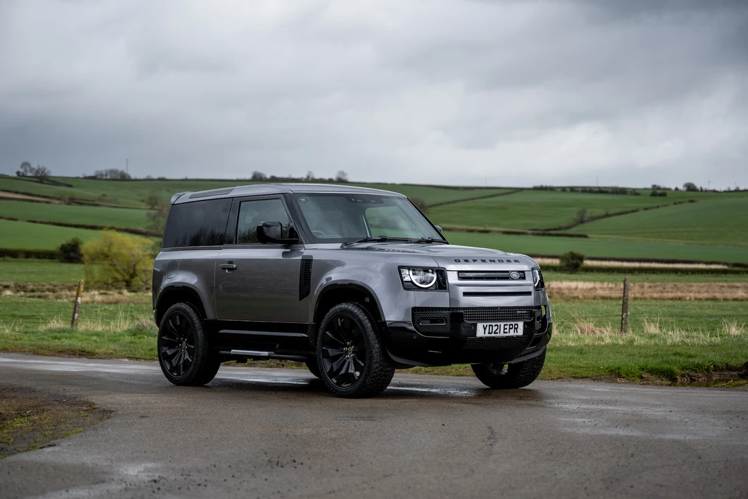2021 Land Rover Defender 90 - Image 17 of 31