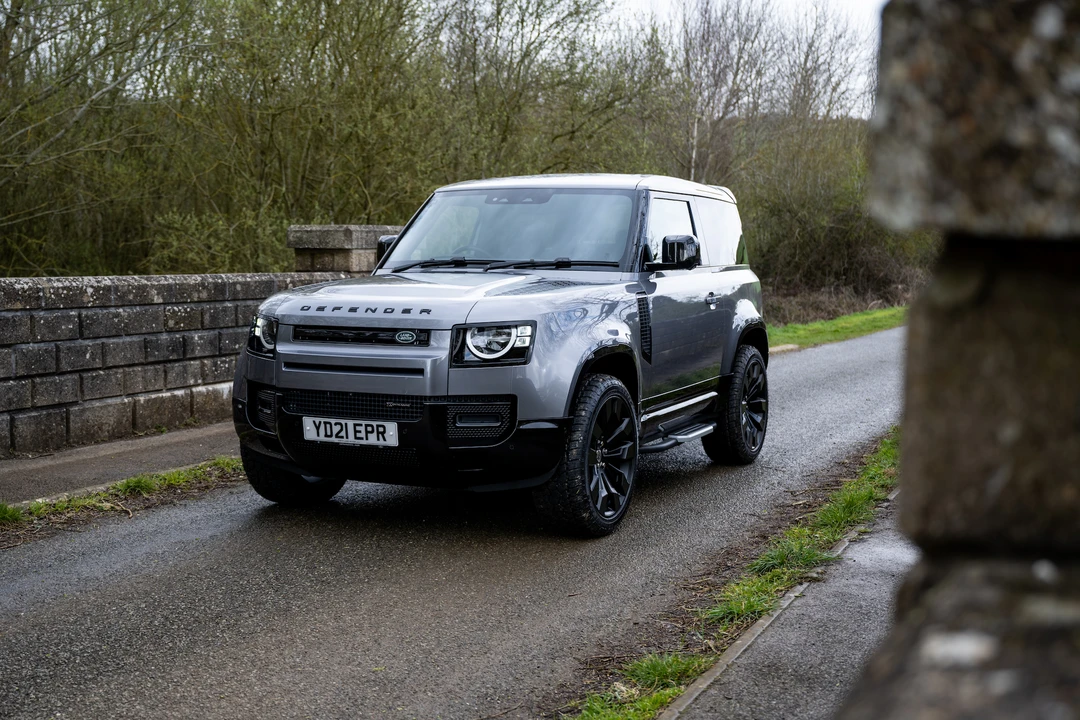 2021 Land Rover Defender 90 - Image 4 of 31