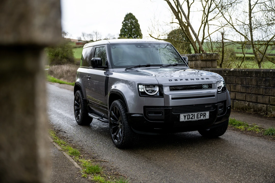 2021 Land Rover Defender 90 - Image 10 of 31