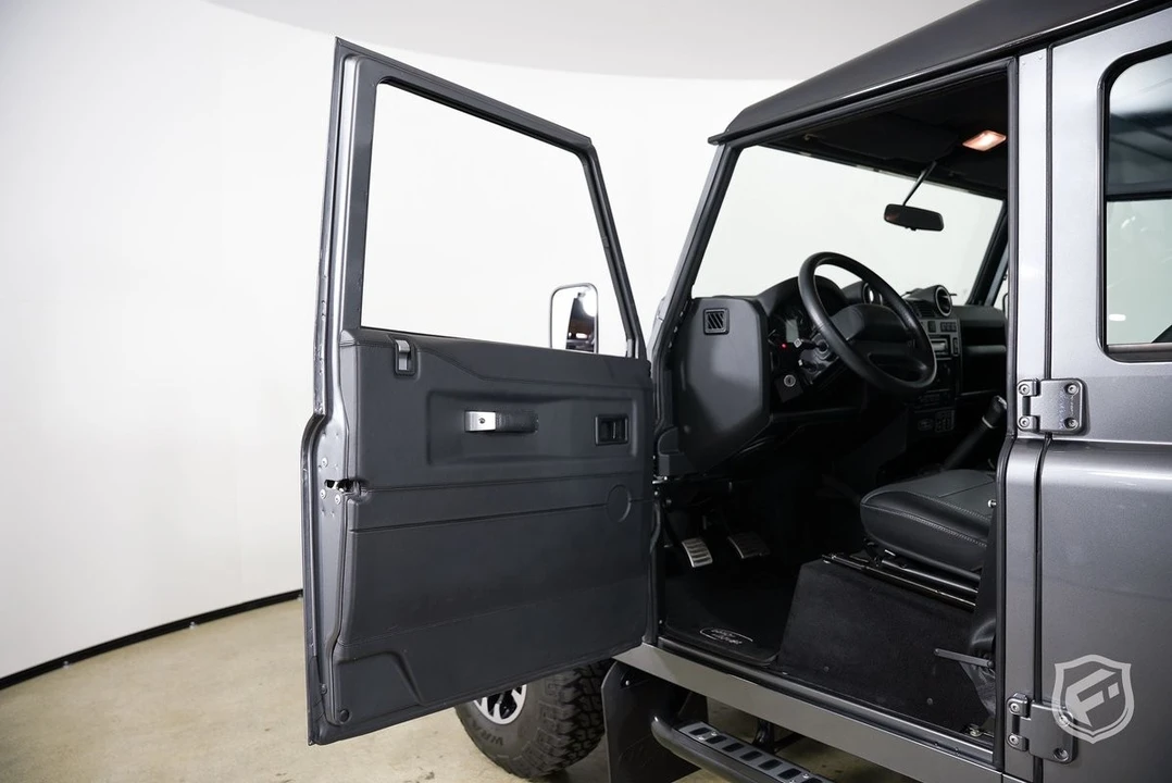 2021 Land Rover Defender L663 - Image 12 of 21