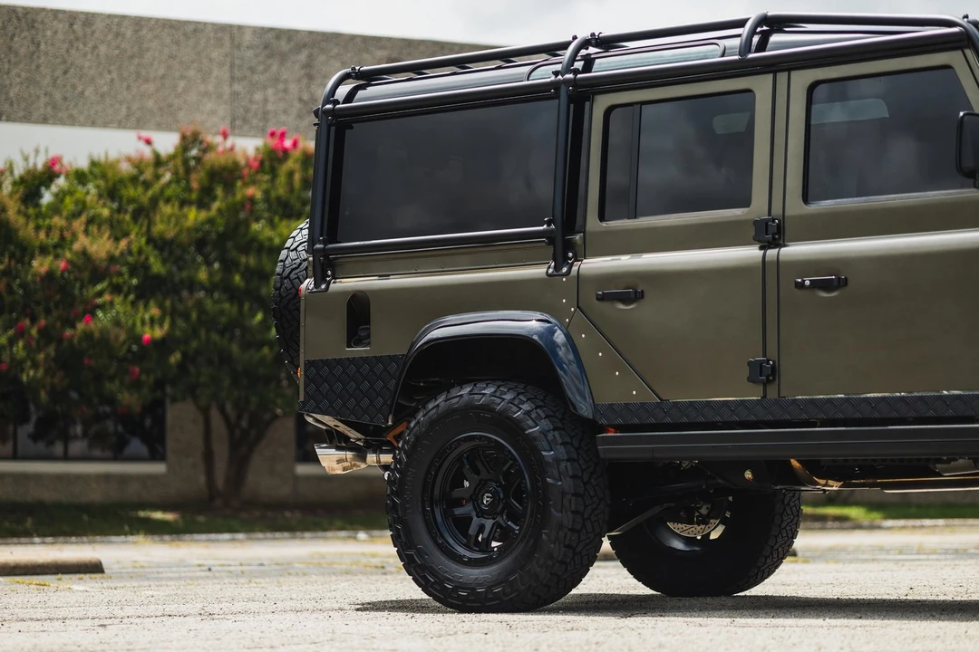 2021 Land Rover Defender L663 - Image 14 of 31