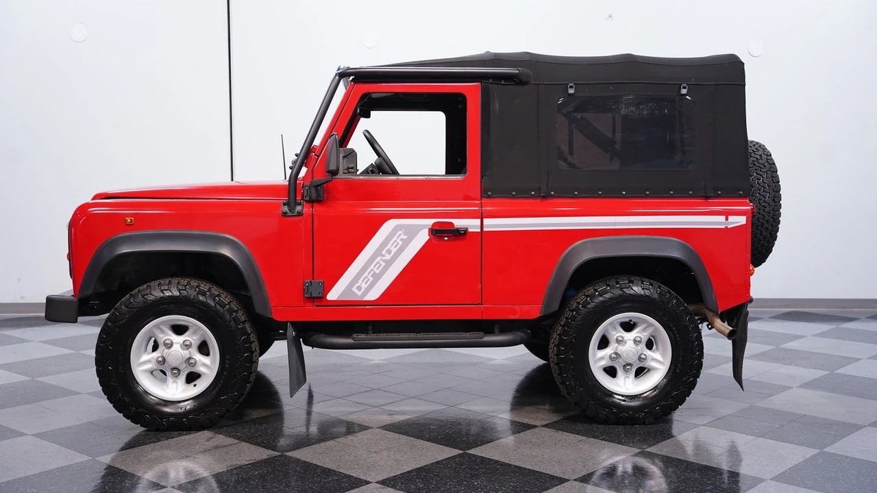 2021 Land Rover Defender L663 - Image 3 of 12