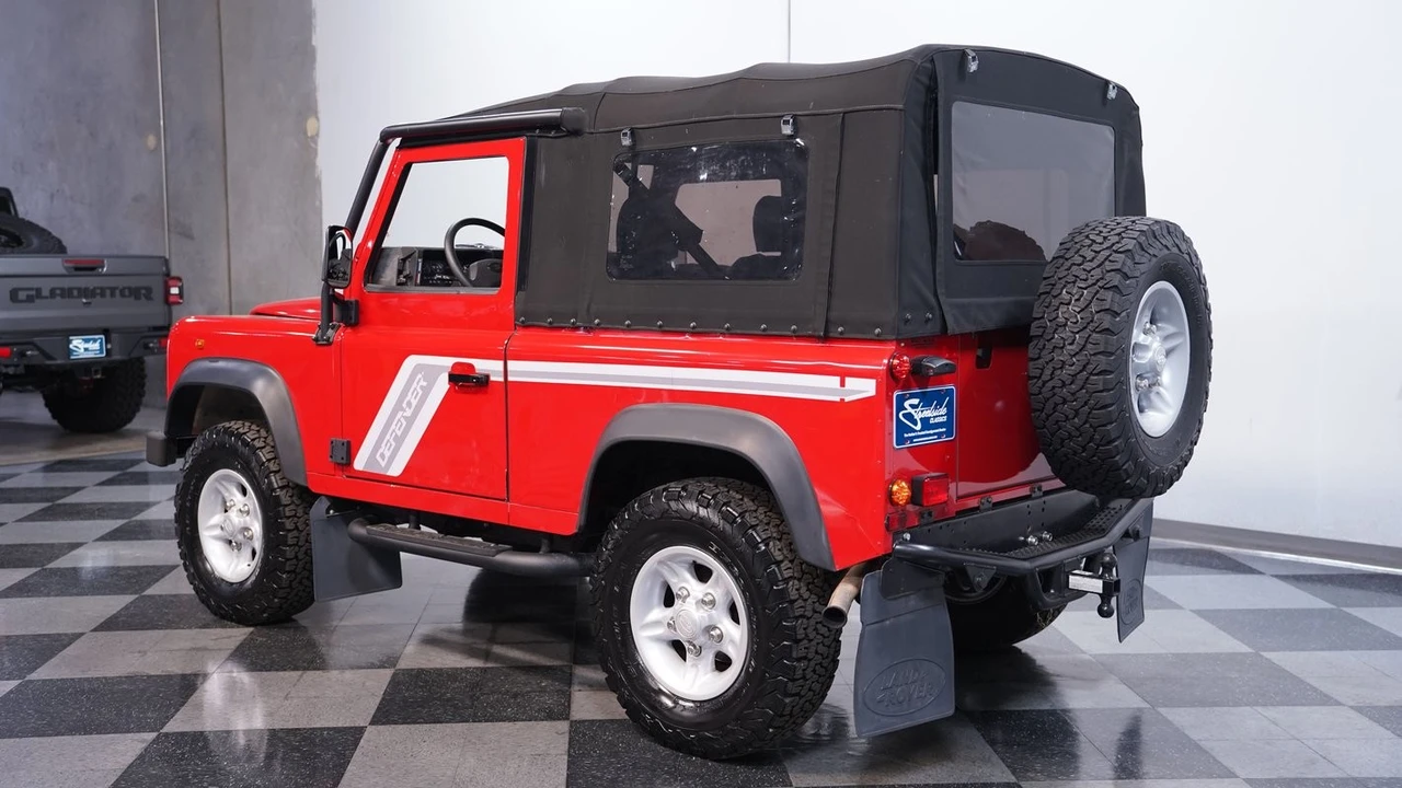 2021 Land Rover Defender L663 - Image 8 of 12