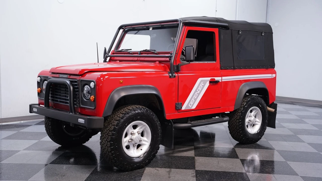 2021 Land Rover Defender L663 - Image 7 of 12