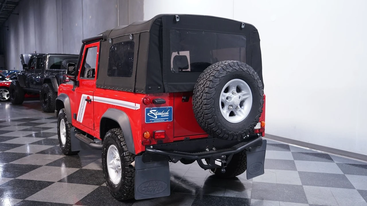 2021 Land Rover Defender L663 - Image 9 of 12