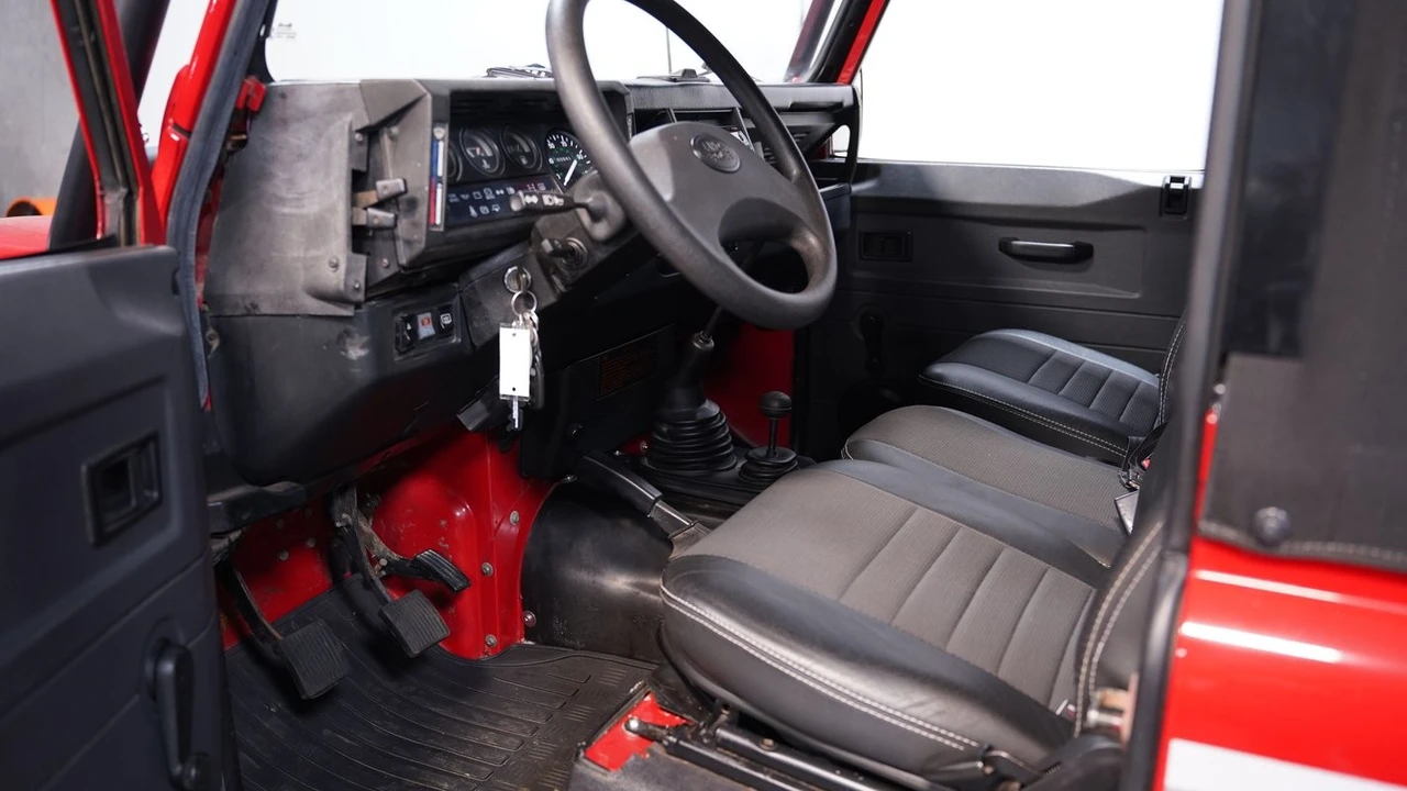 2021 Land Rover Defender L663 - Image 5 of 12