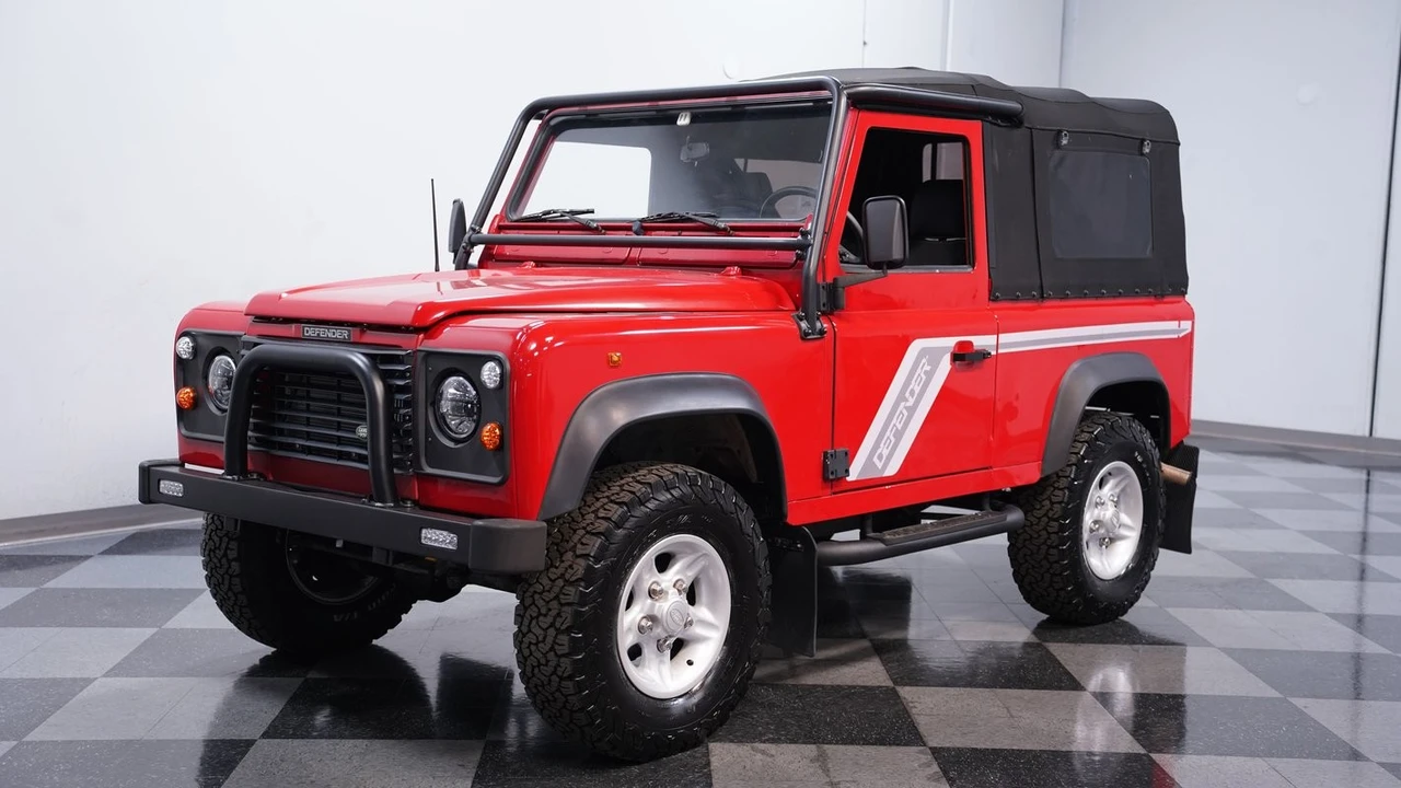 2021 Land Rover Defender L663 - Image 6 of 12