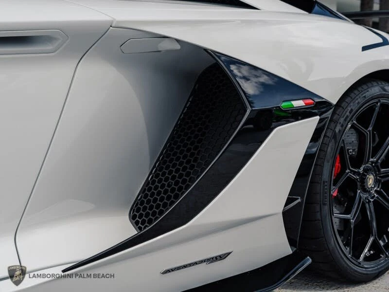2021 Lamborghini Aventador SVJ LP770-4 - Image 14 of 31