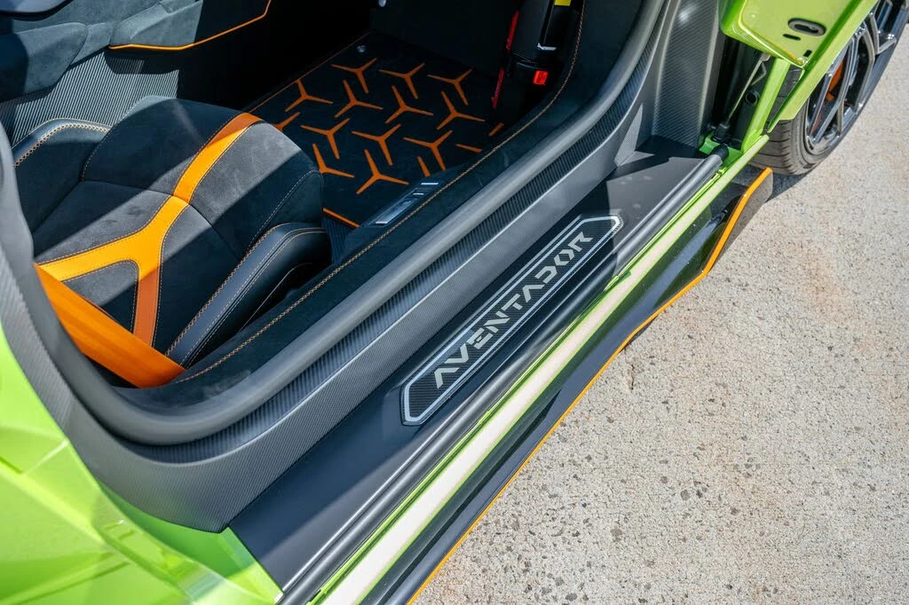 2021 Lamborghini Aventador SVJ LP770-4 - Image 24 of 31