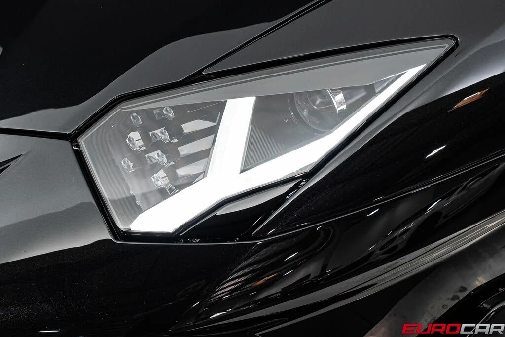 2021 Lamborghini Aventador SVJ LP770-4 Roadster - Image 15 of 31