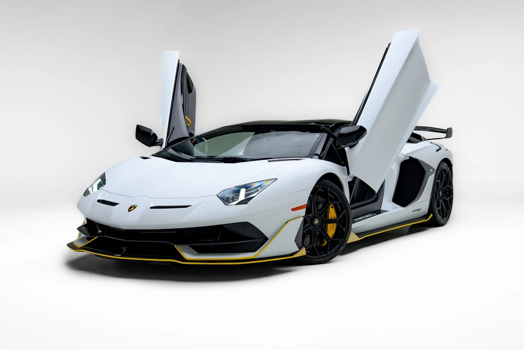 2021 Lamborghini Aventador SVJ LP770-4 - Image 5 of 31