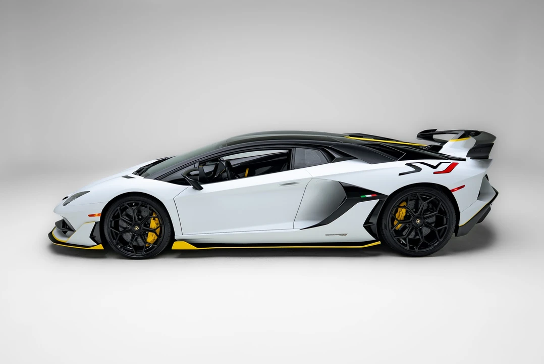 2021 Lamborghini Aventador SVJ LP770-4 - Image 9 of 31
