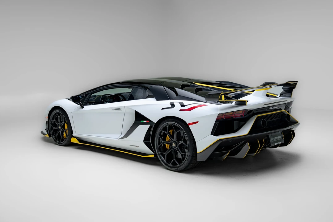 2021 Lamborghini Aventador SVJ LP770-4 - Image 11 of 31