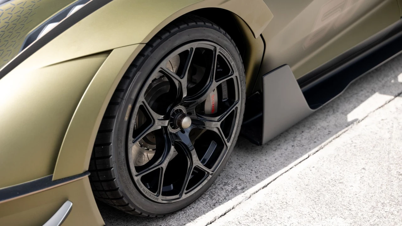 2021 Lamborghini - Image 29 of 31