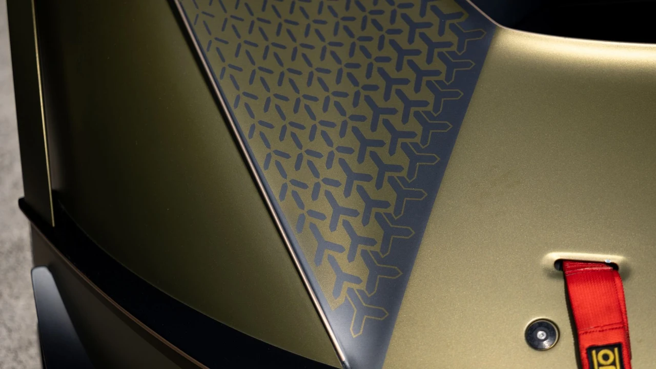 2021 Lamborghini - Image 24 of 31