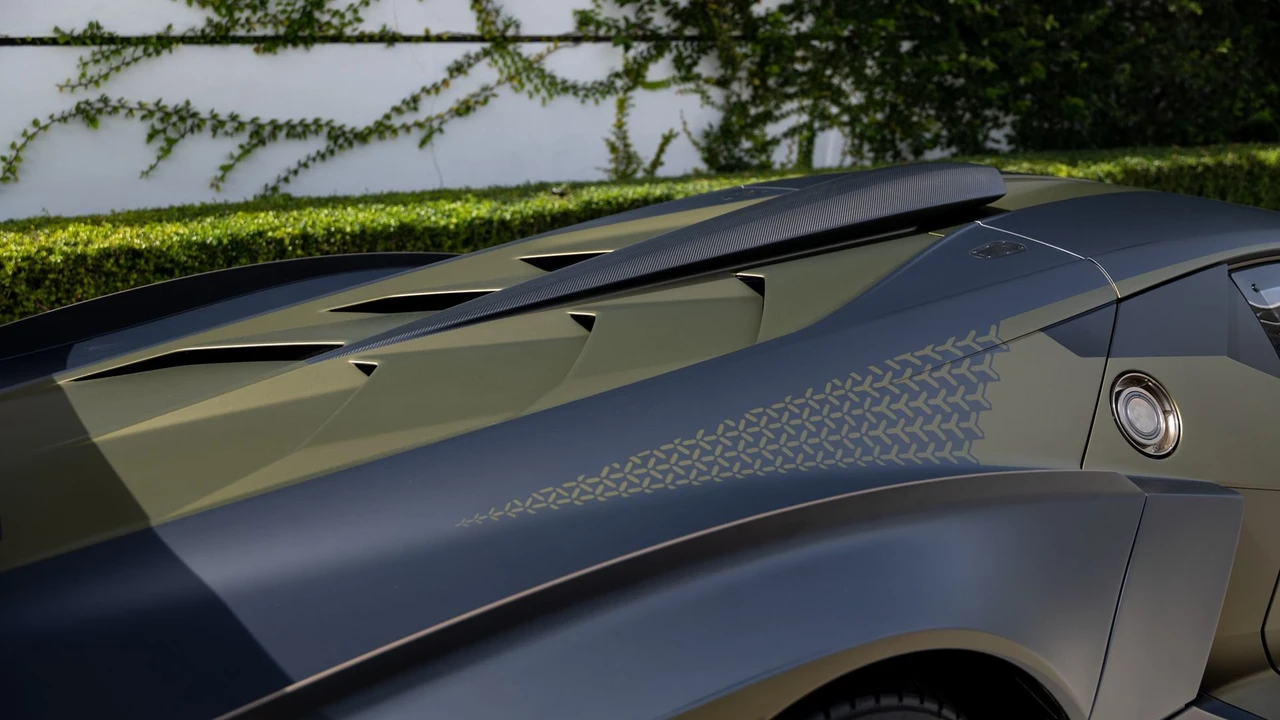 2021 Lamborghini - Image 20 of 31