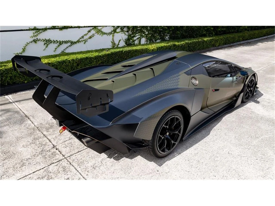 2021 Lamborghini - Image 12 of 31
