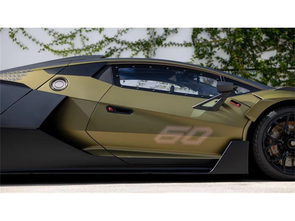 2021 Lamborghini - Image 18 of 31