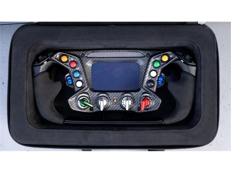 2021 Lamborghini - Image 8 of 31