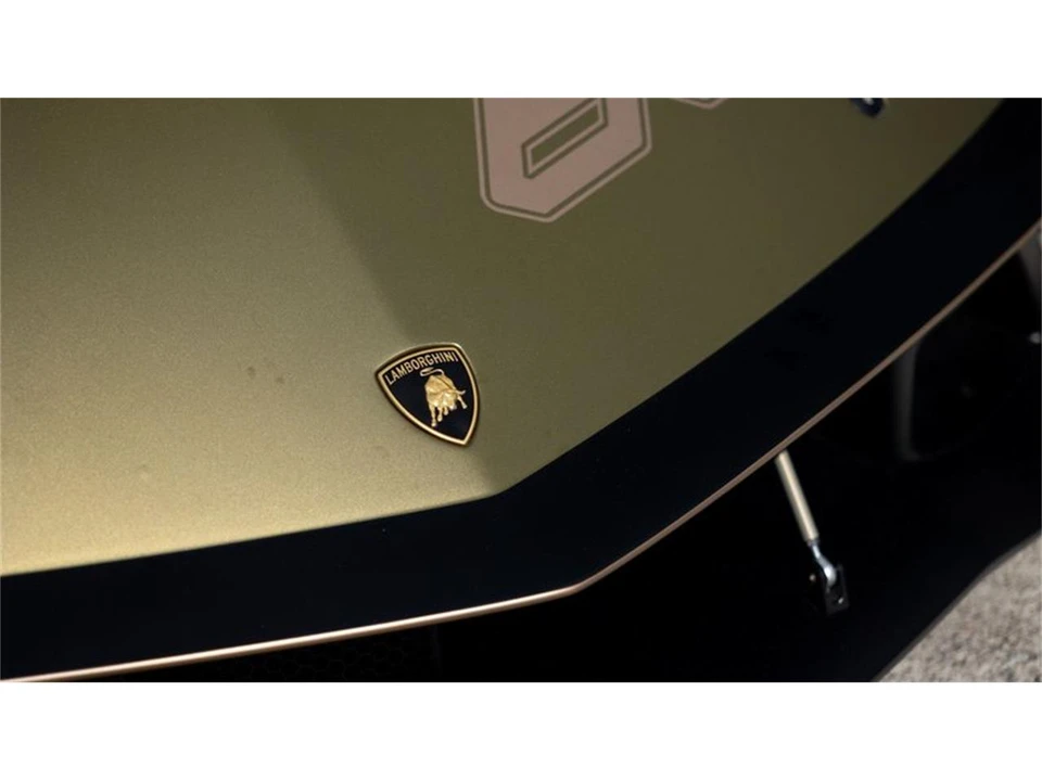 2021 Lamborghini - Image 29 of 31