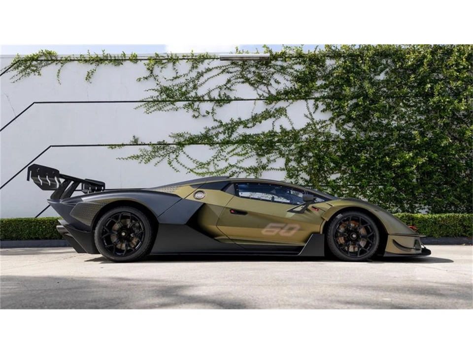 2021 Lamborghini - Image 15 of 31
