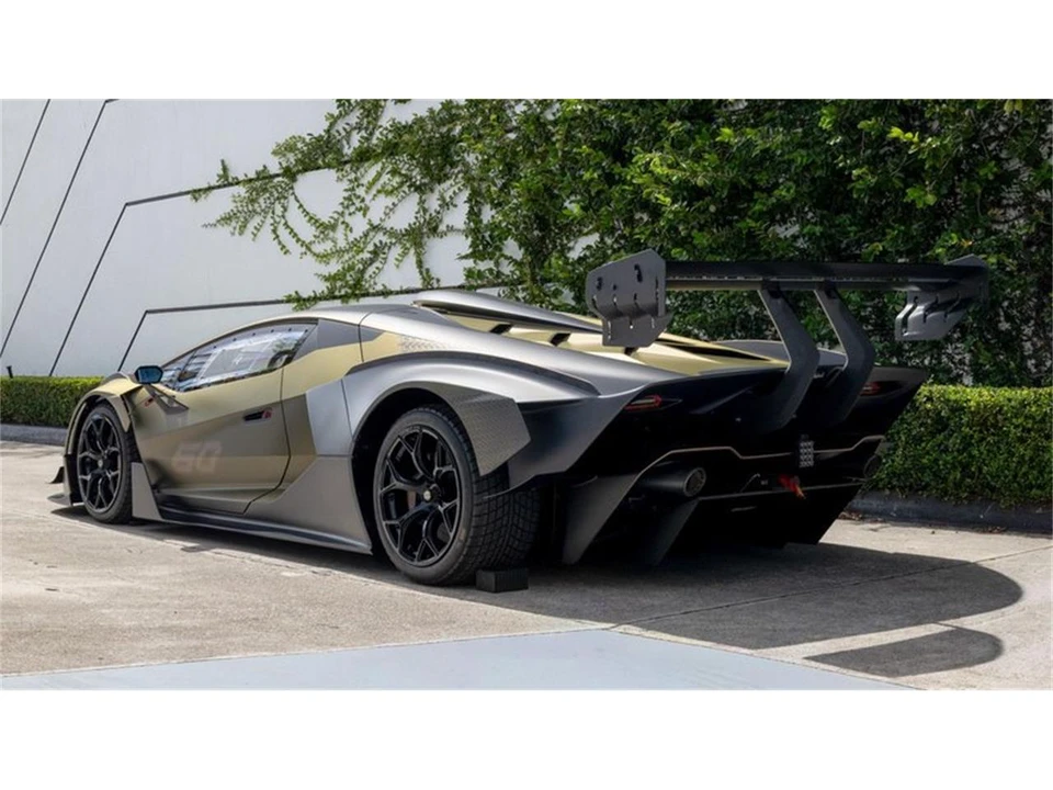 2021 Lamborghini - Image 20 of 31