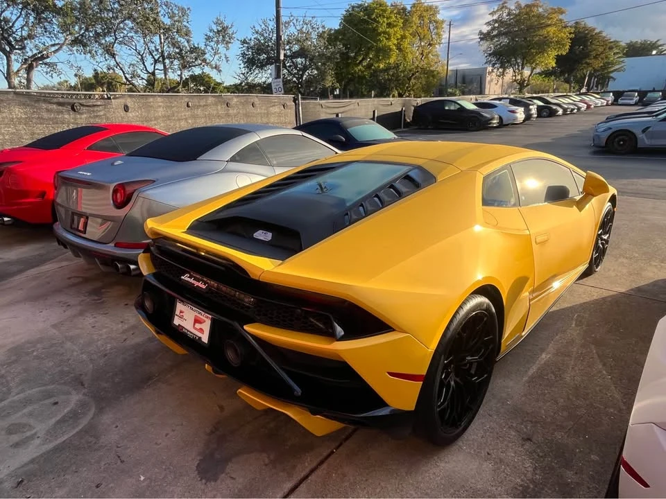 2021 Lamborghini Huracan - Image 2 of 2