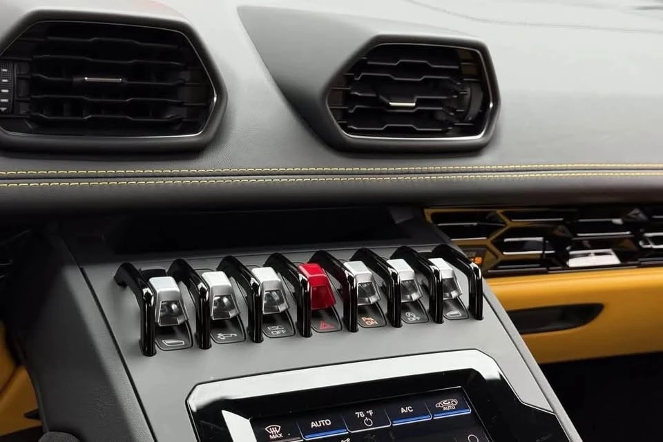 2021 Lamborghini Huracan - Image 11 of 16