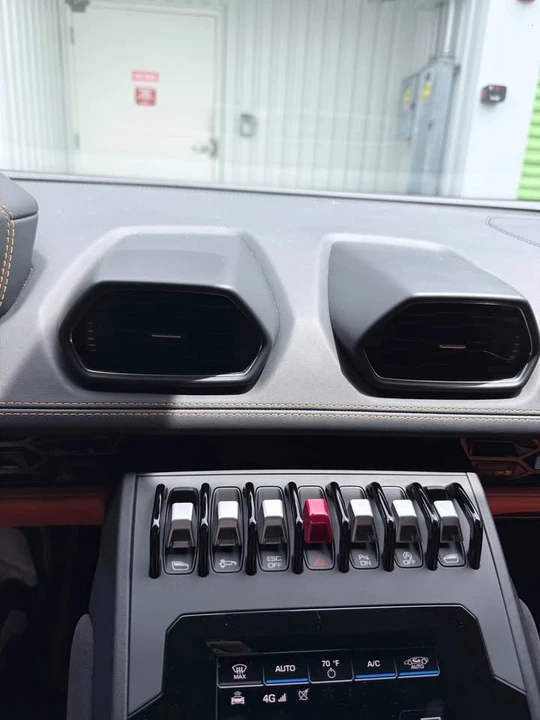 2021 Lamborghini Huracan - Image 10 of 14