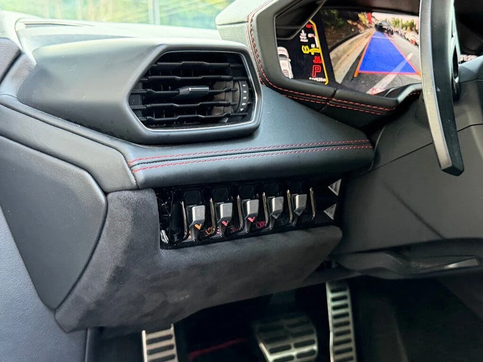 2021 Lamborghini Huracan - Image 26 of 31