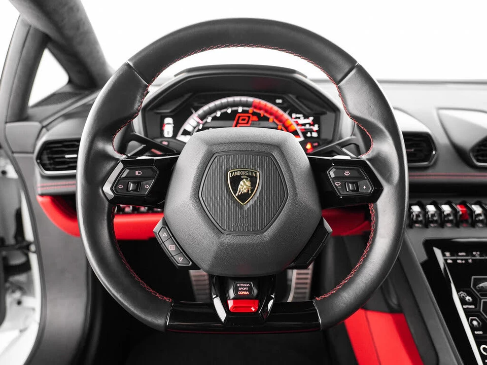 2021 Lamborghini Huracan - Image 11 of 31