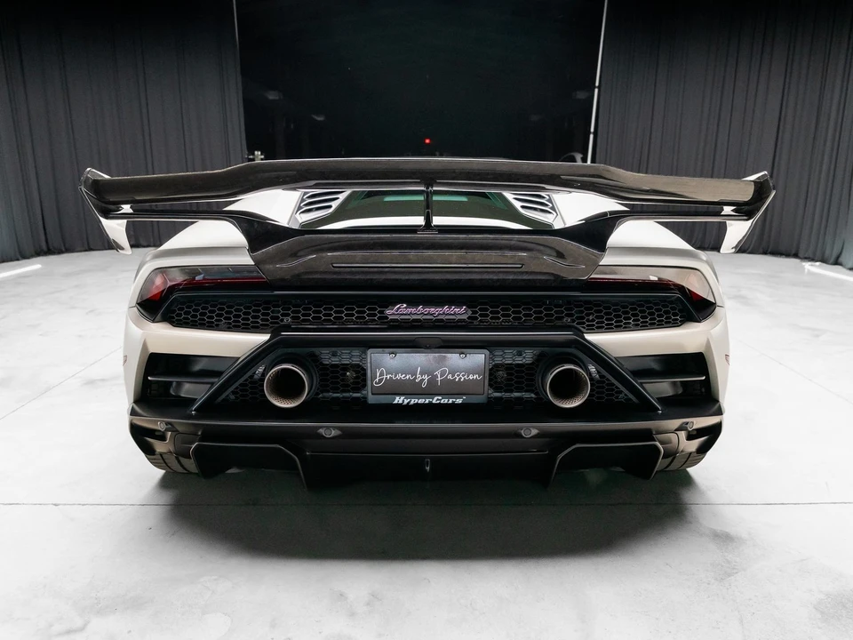 2021 Lamborghini - Image 13 of 31