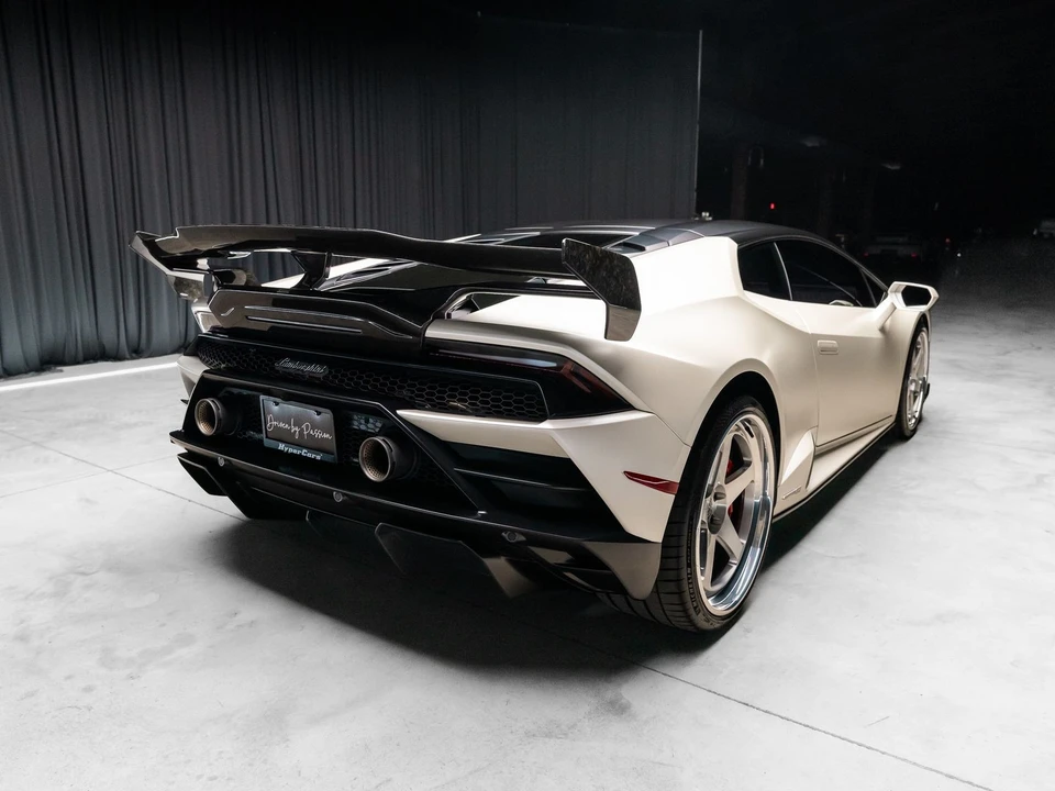 2021 Lamborghini - Image 14 of 31
