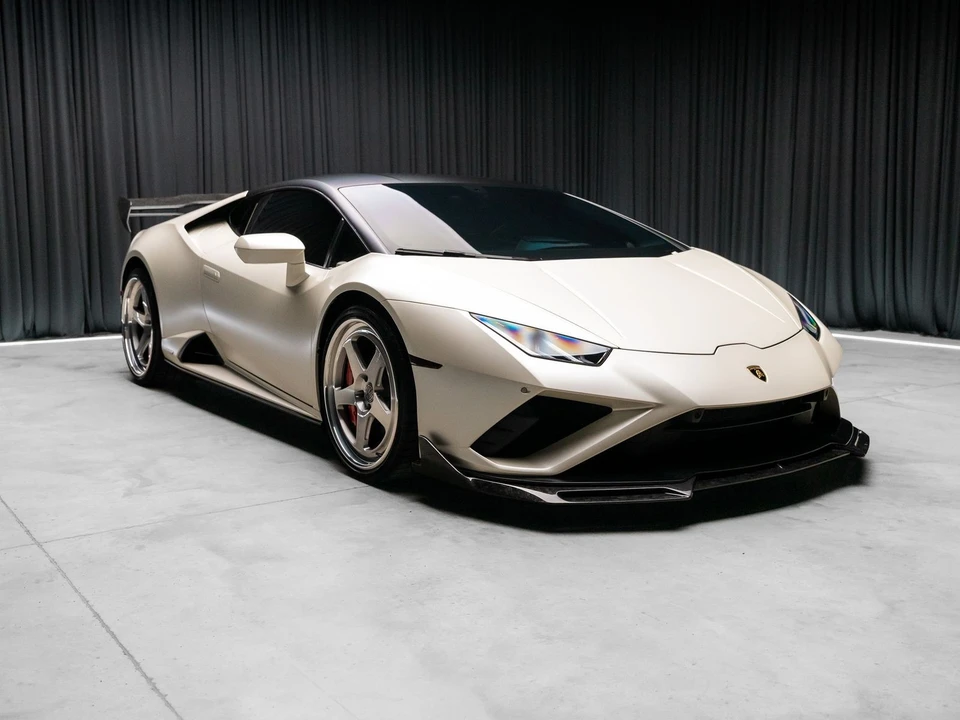 2021 Lamborghini - Image 16 of 31