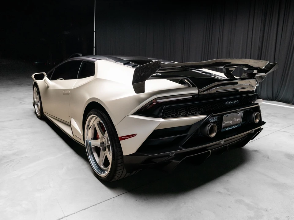 2021 Lamborghini - Image 12 of 31