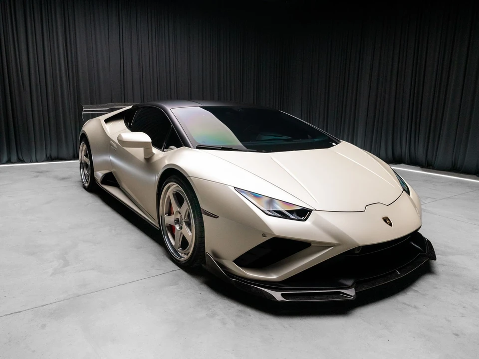 2021 Lamborghini - Image 8 of 31