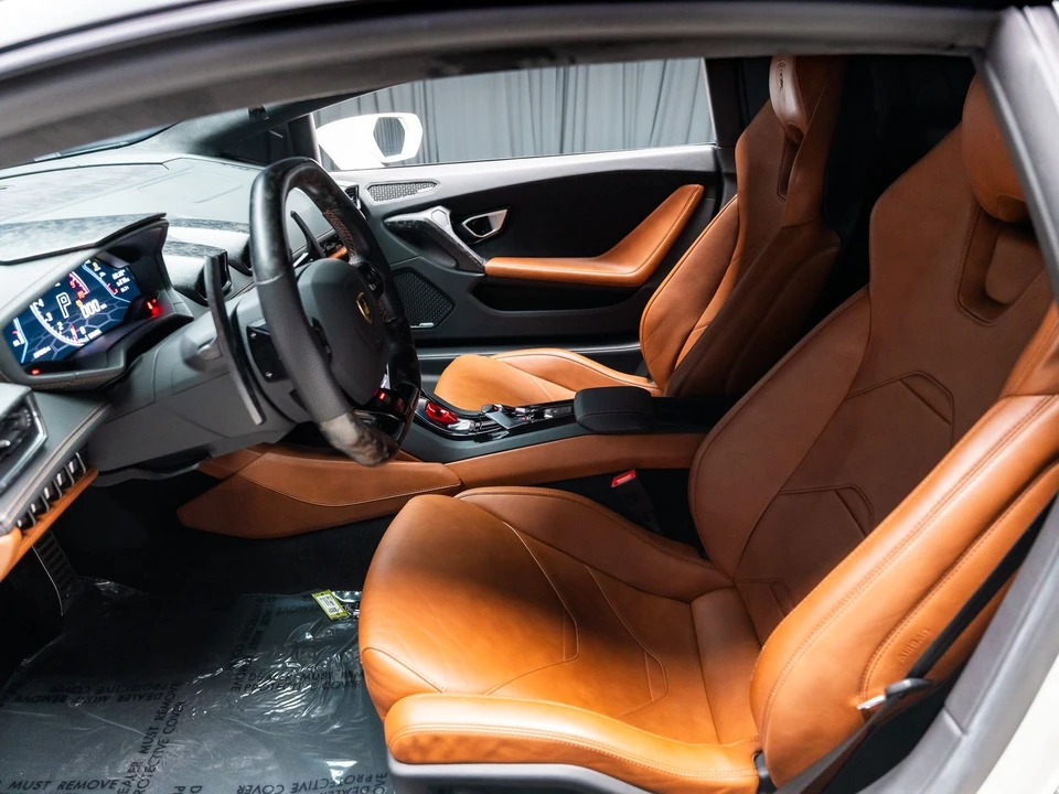 2021 Lamborghini - Image 5 of 31