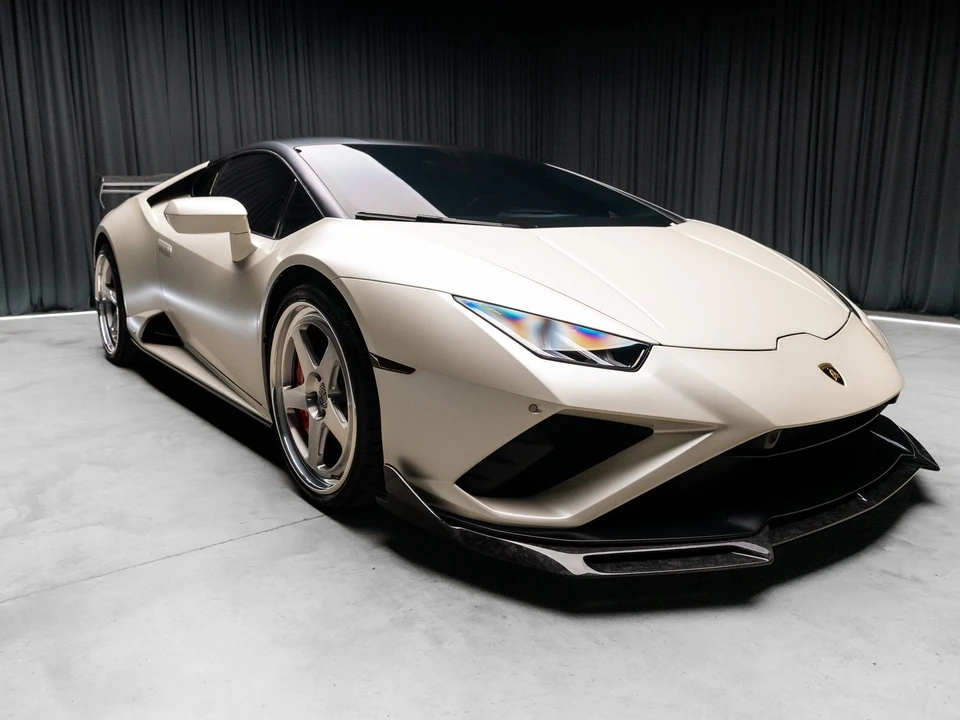 2021 Lamborghini - Image 17 of 31