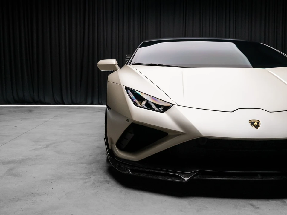 2021 Lamborghini - Image 19 of 31