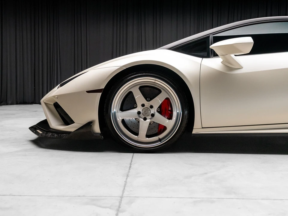 2021 Lamborghini - Image 29 of 31