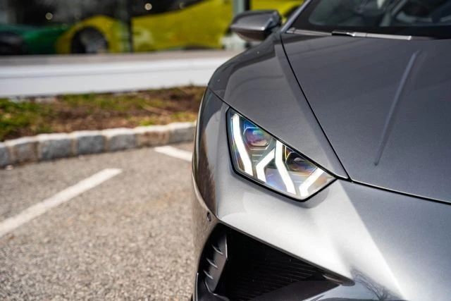 2021 Lamborghini - Image 5 of 31