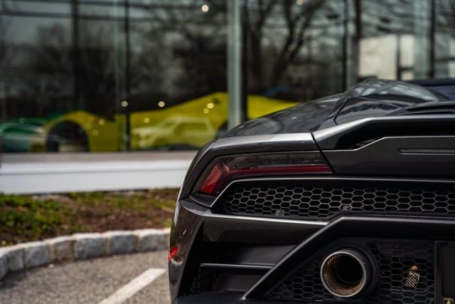 2021 Lamborghini - Image 18 of 31